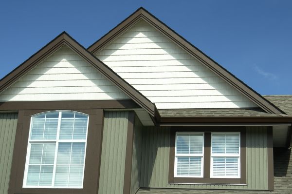 Cost of Vertical Vinyl Siding Repair in San Marcos